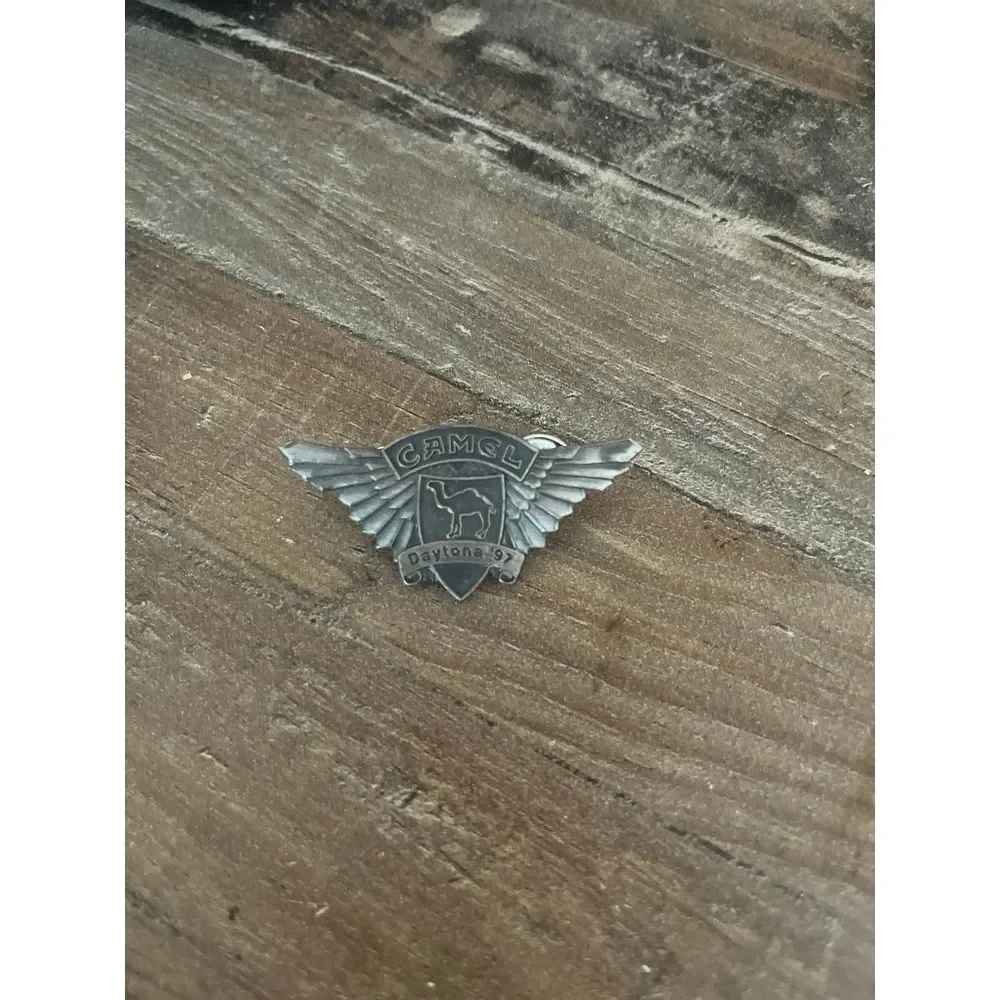 Daytona 97 camel pin‎